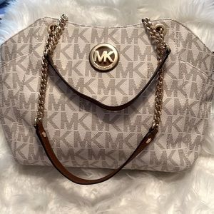 Michael Kors Vanilla & Acorn Jet Set Travel Chain Tote
